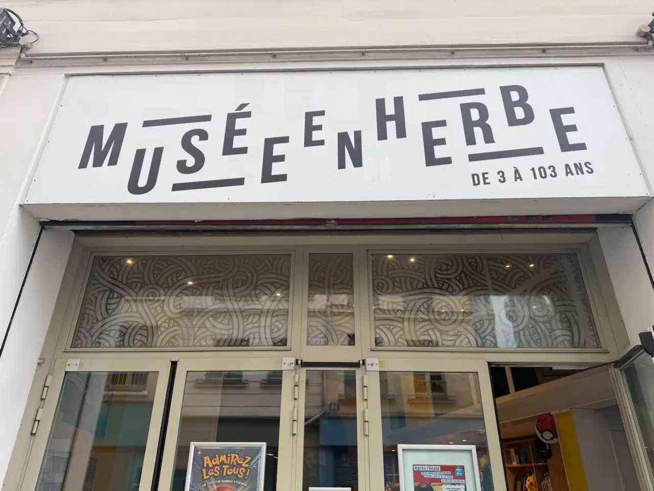 Intervention MGParis : Remplacement moteur central rideau métallique à lames pleines Paris 1 (75001)
